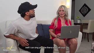 Milf Monique Fuentes δοκιμάζει τραγουδίστρια σε άγριο audition