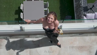 Moja Sosedinja Me Povabila na Večerjo in Me Pogostila s Kurcem
