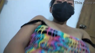 Óhh ez a milf latina diákfantáziában dildózik otthon a punciját