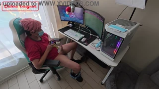 Kosplay pokojówki dla syna szefa kończy się dzikim połykaniem spermy 😈🍆