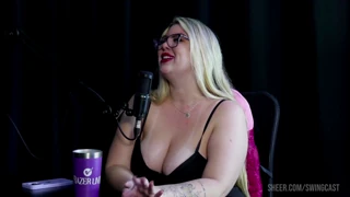 Alice Monteiro und Tifany Rocha teasen in Swinger-Bi-Compilation 1