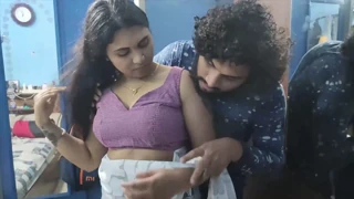 عندما خلعت ملابسها، فقدت السيطرة في نيك شرجي وقذفي شديد