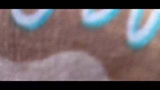 Férias relaxantes com MILF sedutora e amiga na piscina