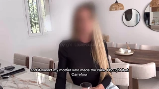 Jeg hamrer gift nabo-hore på bordet til kuken spruter i meg