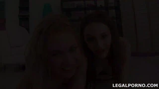 Over the dirt! Lynsday & Ariadna DAPed and play drinking games no limits