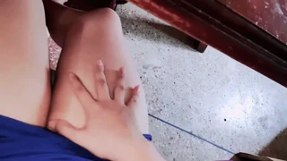 أنا عاهرة منزلية جامعية تسجل نفسها وهي تمارس الاستمناء أثناء مشاهدة الإباحية، وسأعطيك الفيديو إذا نكتني في المرة القادمة، إباحية حقيقية منزلية هاوية