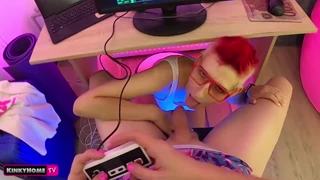 Retro Tarzlı Blowjob Videoları - Sıcak NES Emme Aksiyonu!
