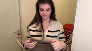 Vuoi adorare queste tette enormi col mio cazzo che sborra?