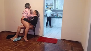 אני מגיע לבית חברי הטוב ואשתו מתחננת שאזיין אותה חזק ממנו