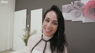 Oh, analna kraljica vzame trojni fisting in grob gangbang!