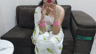 घर अकेली देसी लड़की डॉगी स्टाइल गंदी बातों संग चोदी
