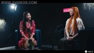 Am oprit timpul pe asiatică fierbinte și am făcut-o sclava mea lezdom cu squirting