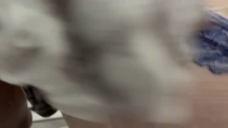 ナマイキ巨尻小柄18+がシャワー潜入で巨根ピストン＆奥深く中出しクリームまみれ