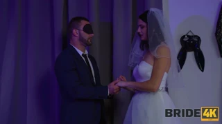 Läder - erotiska videor med blanka kläder och remmar