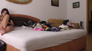 Antonia Sainz'in Muhteşem Bacaklarını Gösterişi