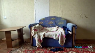 Russische mollige Frau fingert sich sinnlich im hausgemachten Clip