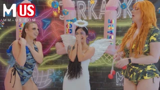 Jerkaoke - Lauren Phillips and Gia Derza Eat Each Other Out and Fuck in Orgy