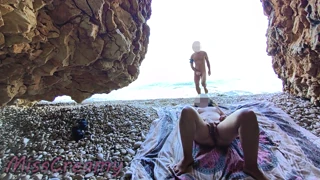 Woman flashes her pussy at the beach and gets fucked