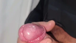 Amateur homemade jerkoff with hard cock