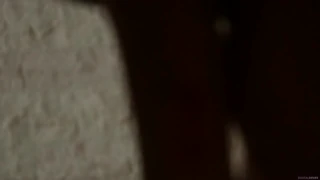 Brett Rossi prstuje šťavnatou oholenou kundu a tuhá prsa v sprše solo