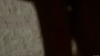 Brett Rossi natapa velike sise u mokroj tuš masturbaciji