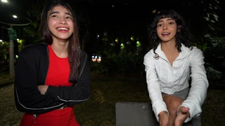Aku Jemput Sundel Anal Petite Latina nang Taman Trus Ngentot Keras Threesome