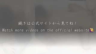 静かにして…！彼女は私を拒めない、私の精液を彼女の甘いスポットに注ぐ😈
