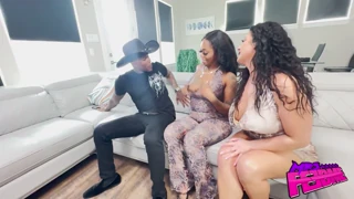 Booty filled threesome takes place in Texas gettin' filmed - EroZyx