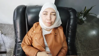 Wife tries anal with arab man. Curvy body reaches orgasm from deep acts