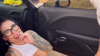 car broke down and pussy on the side led to roadside fun