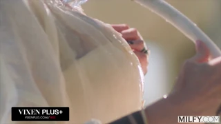 Milf Paris Lincoln's Perfect Ass Stuffed in Anal Pounding
