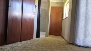Mtoa Huduma - Maonyesho ya Kucheza Jukumu katika Video za Ngono zenye Vijana wa Sare