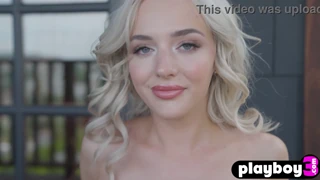 Katy Belle feels sexy thrill showing round ass in outdoor lingerie