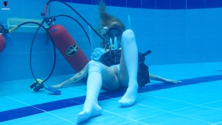 What is Ashlee Rose gettin' up to at scuba school?