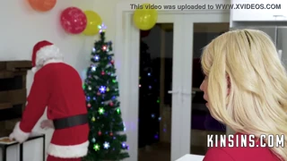 Christmas threesome with Casca Akashova and Madison Summer