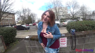 social media girl fucks on the first date with big ass