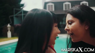 mariskax valentina ricci and mariska fucking poolside