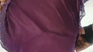 Delivery guy meets the bhabhi at home