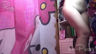 I leaked these nudes of my girlfriend Ampussy Maya posing naked, with lotion on her body
