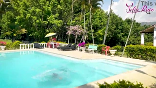 Bạn bè thách nghịch hồ bơi, lao vào bị kích thích mạnh trò đùa giỡn