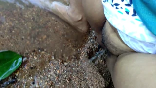 女子首次在丛林中被带走体验