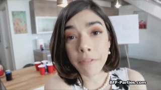 Troie della sorority girano promo di quartetto hardcore selvaggio