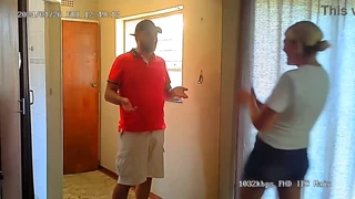 Spycam erwischt Ehefrau beim Fremdgehen mit Lover
