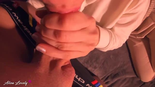 Babe 18+ telan dalam batang besar sampai pancut bibir POV amatur