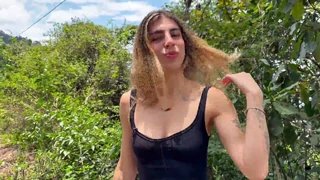 Jessicaosoriox gives Hoomar a blowjob in POV. She shows her perfect ass