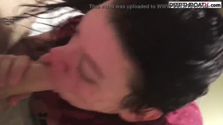 Amateur girlfriend gives a sloppy blowjob