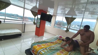 Ligaw na Hotel Trip Kasama ang Asawa ng Boss na Nagtatapos sa Creampie Explosion