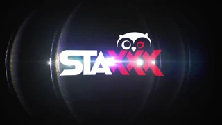 Mă simt atât de sălbatic uitându-mă la această asiatică drăguță care este lovită până când îi umple pizda strânsă