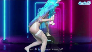 Marica Hase kecantikan Asia dengan tetek besar naik Sybian ke orgasme sengit