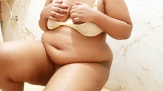 Beleza Indiana da Faculdade Mostra Grandes Peitos Estonteantes